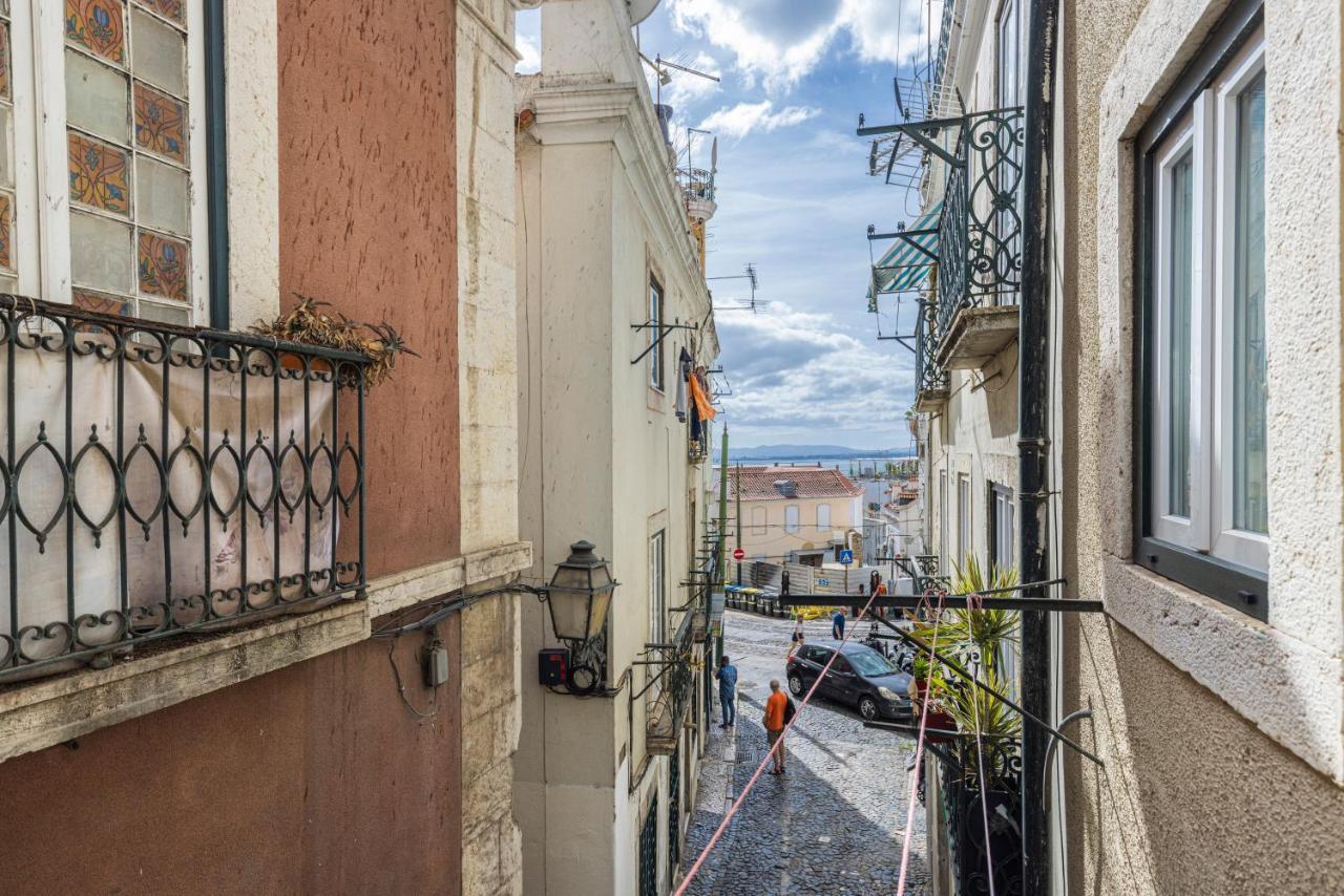 Alfama'S Heart Apartment By Lovelystay Lisboa Екстериор снимка